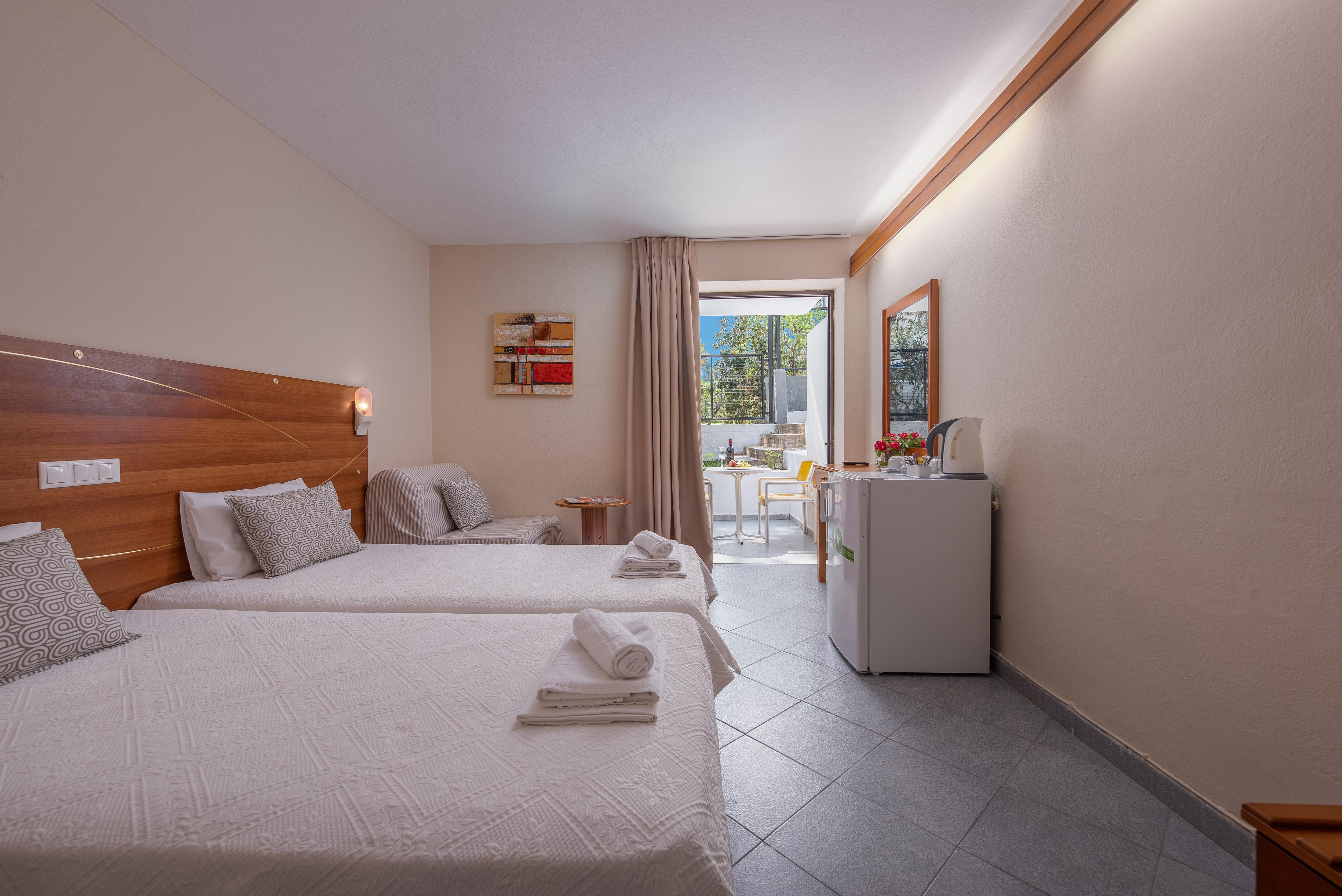 Dionysos Hotel & Suites Hanioti Esterno foto