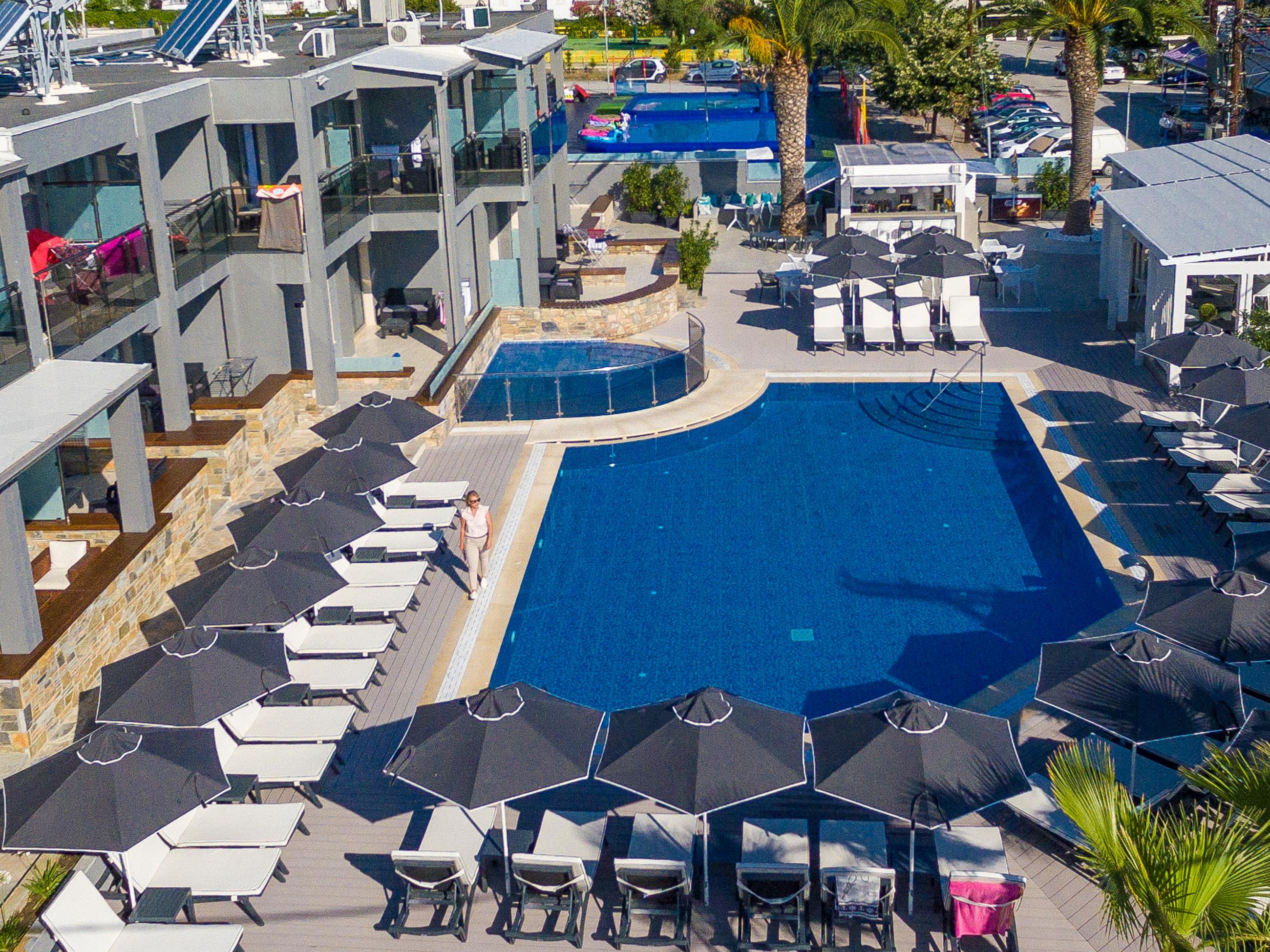 Dionysos Hotel & Suites Hanioti Esterno foto